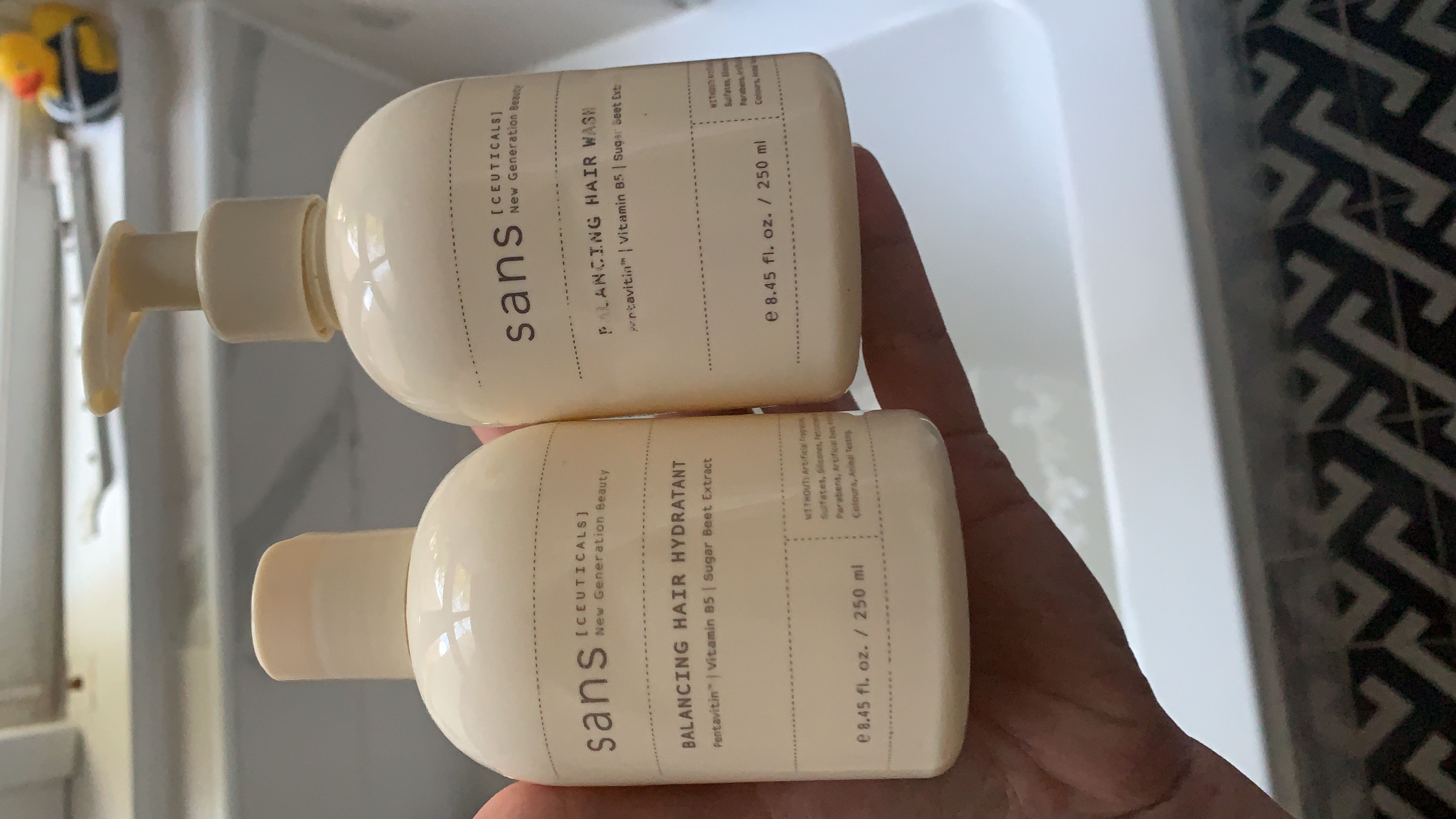 Nourishing Hair Wash/Shampoo 250 ml | Sans ceuticals Helaas niet voor mij -  We Are Eves: des avis honnêtes sur les cosmétiques.