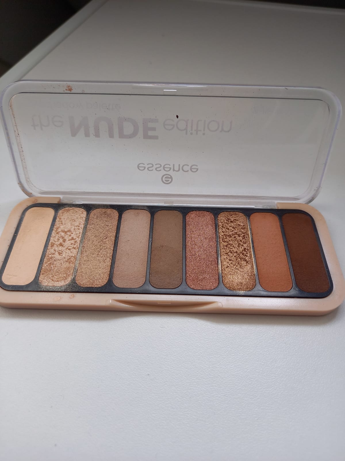 Essence The Nude Edition Eyeshadow Palette Essence We Are Eves Eerlijke Cosmetica Reviews