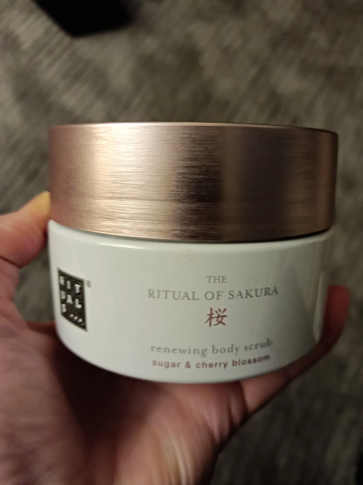 The Ritual of Sakura Body Scrub 375g - review image