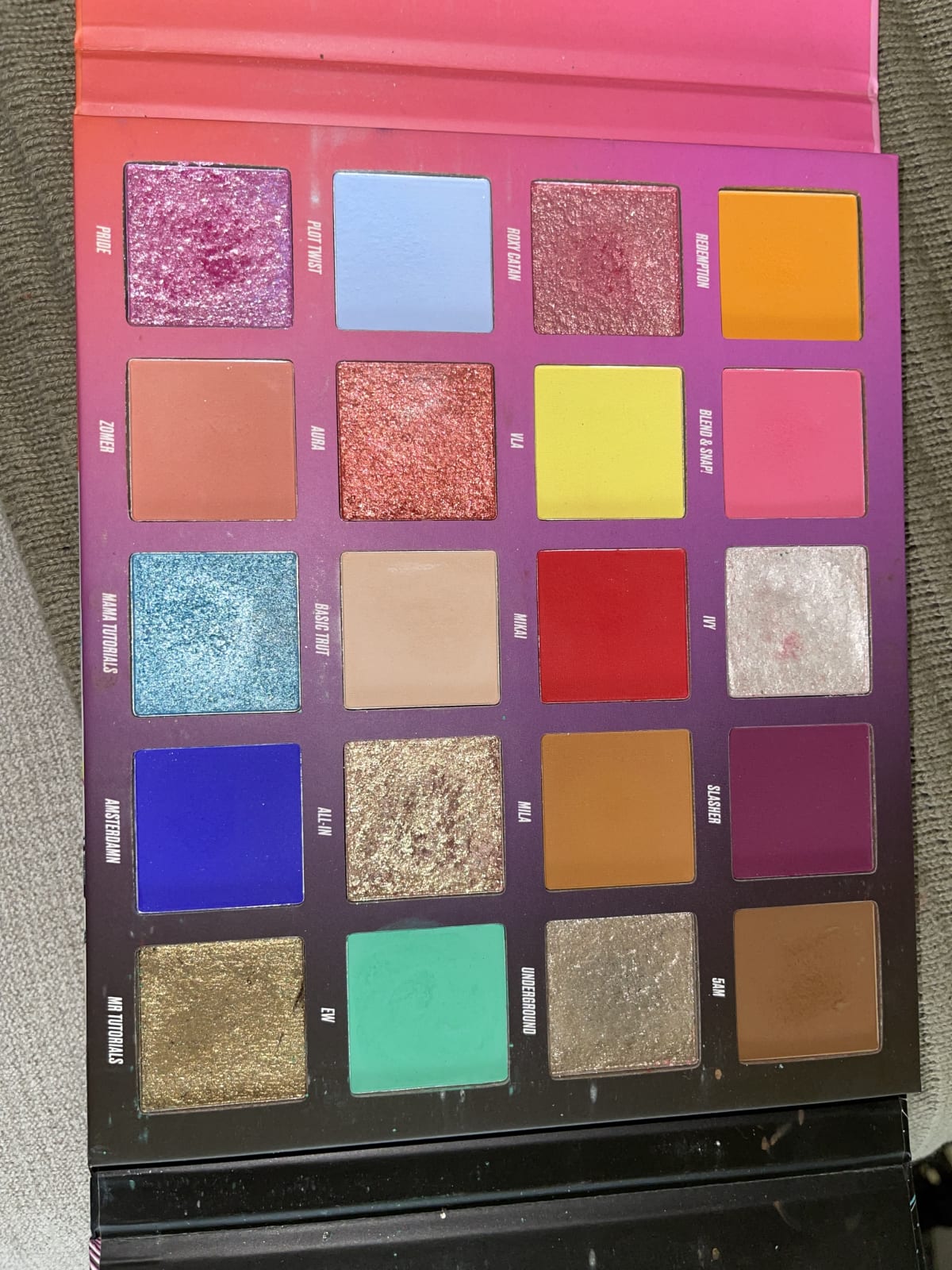 NikkieTutorials X Beauty Bay Pressed Pigment Palette - before review image