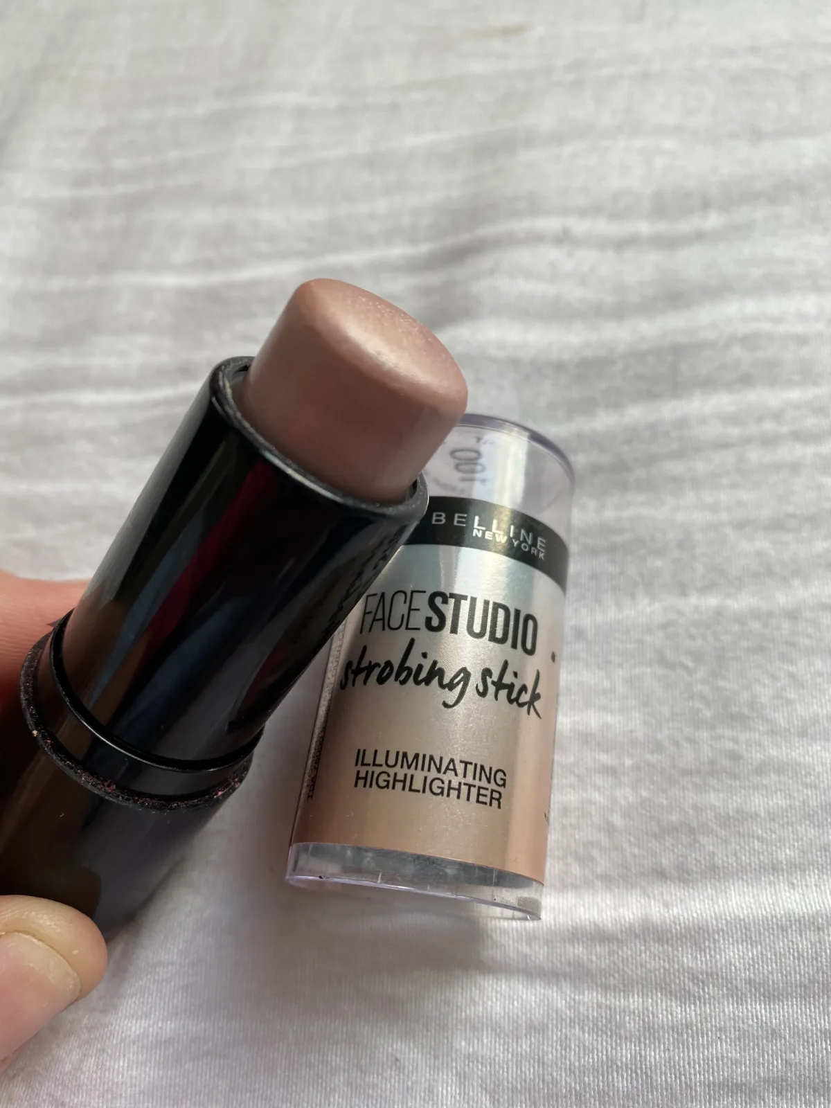 Maybelline Master Strobing Stick - 200 Medium Nude Glow - Highlighter - review image