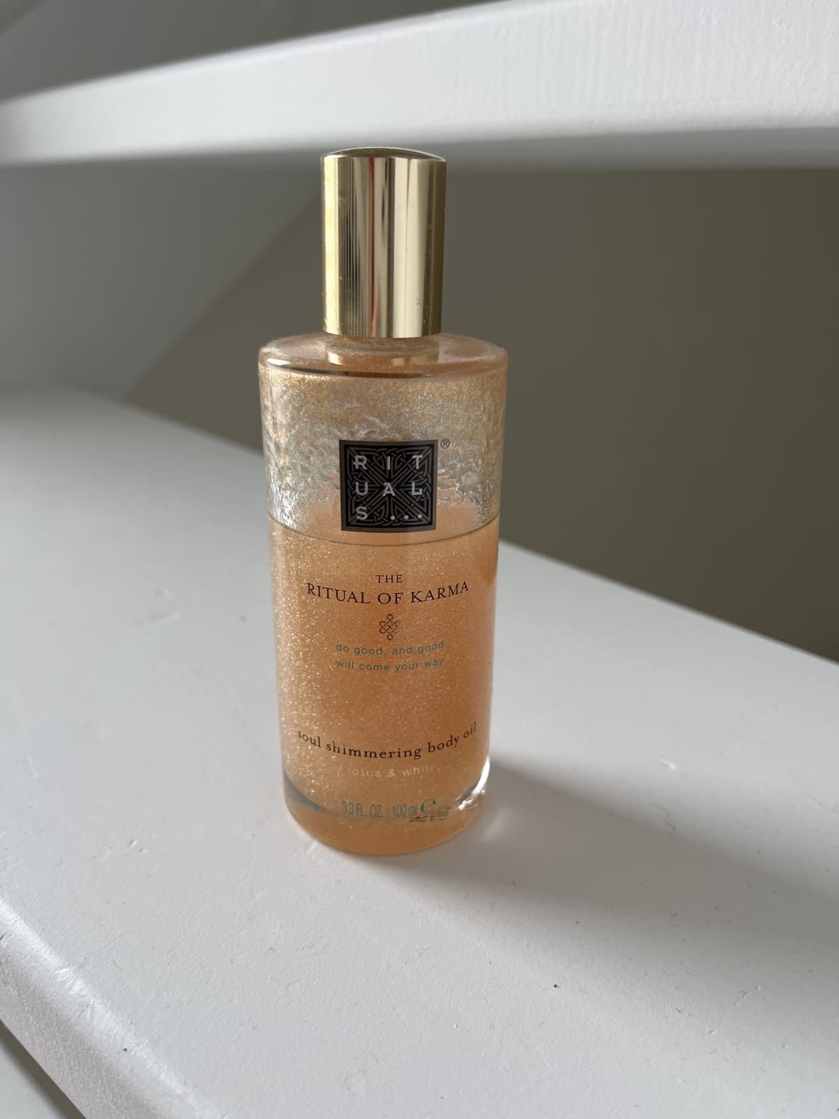 Ritual Of Karma Shimmering Body Oil Rituals Glitter We Are Eves