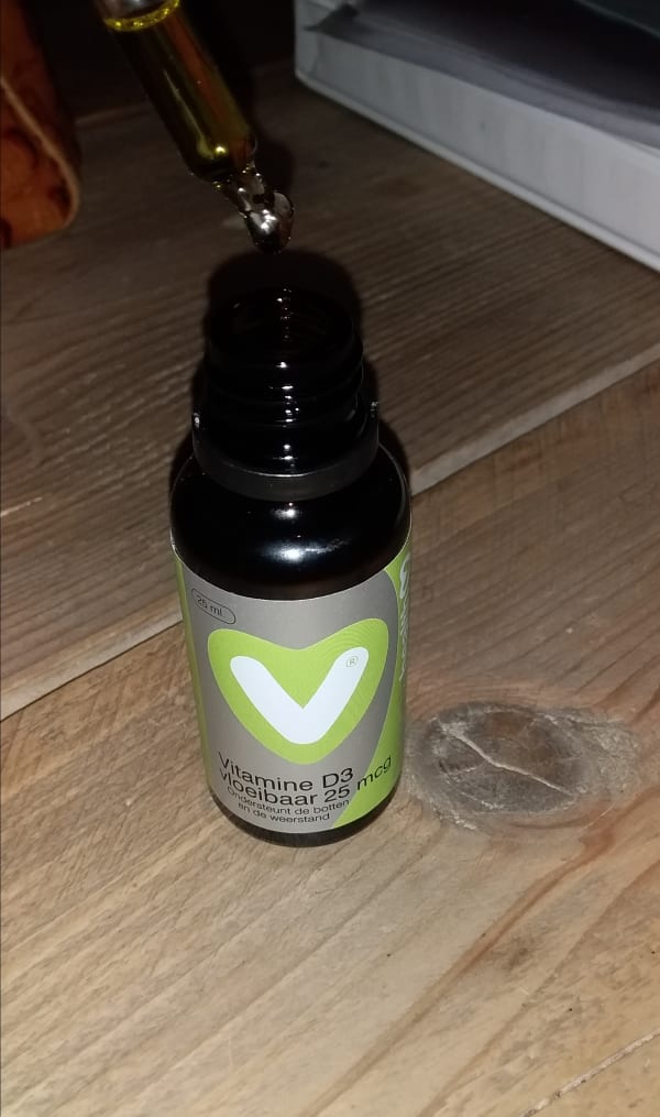 Margaret Mitchell hoofdkussen kalf Vitamine D3 Vloeibaar 25 mcg (1000 IE vitamine d druppels) | Vitaminstore -  We Are Eves: eerlijke cosmetica reviews.