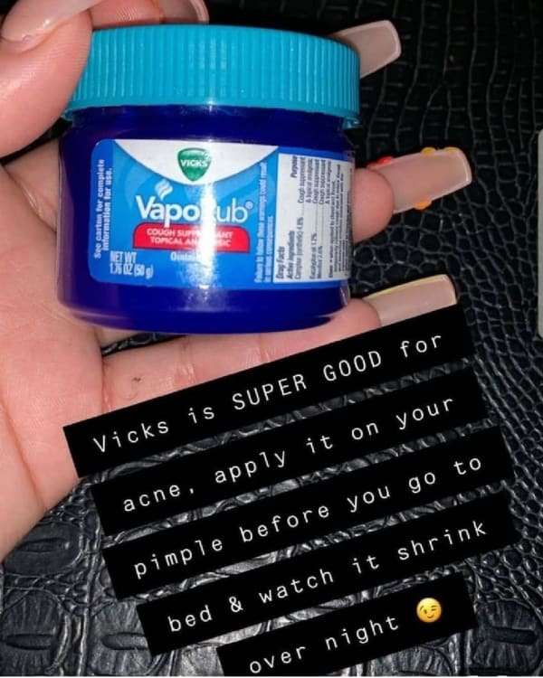 Superioriteit Uitmaken gouden Vicks Vaporub | Vicks 😳 i ran into this so on Instagram... would i - We  Are Eves: honest cosmetic reviews.