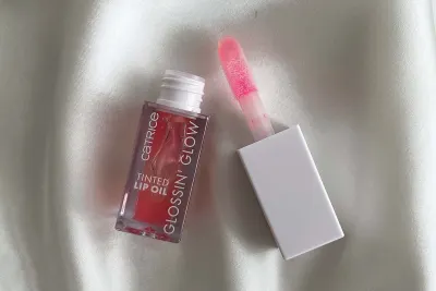 review image CATRICE-Glossin-Glow-Tinted-Lip-Oil-review_xmccm8