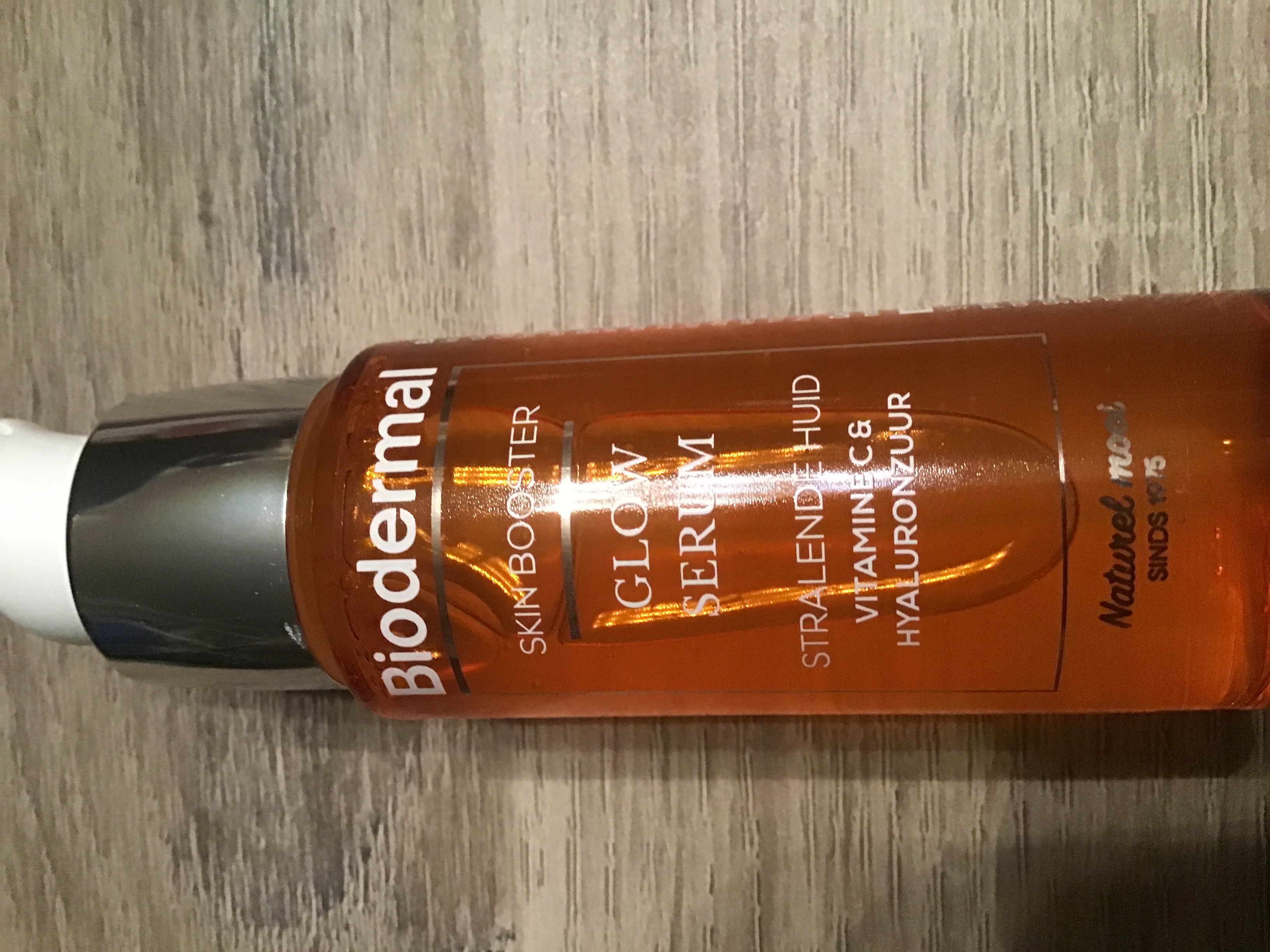 Biodermal Skin Booster Glow Serum Voor Een Stralende Huid Met Vitamine C En Hyaluronzuur