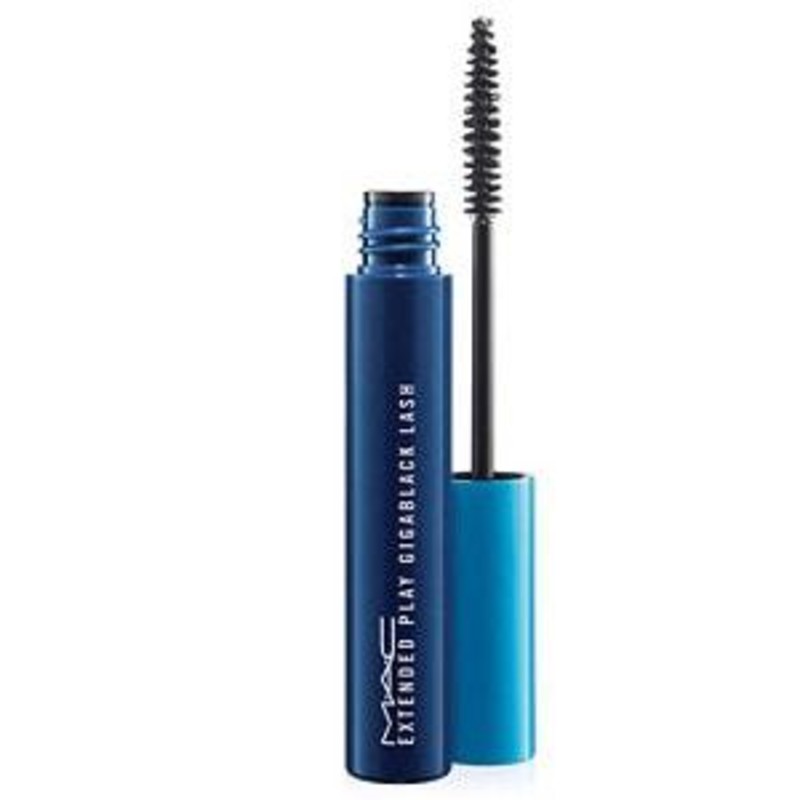 review image https://cdn.weareeves.com/shopify/s/files/1/0012/9669/5349/products/MAC-Mascara-Extended_Play_Gigablack_Lash.jpg