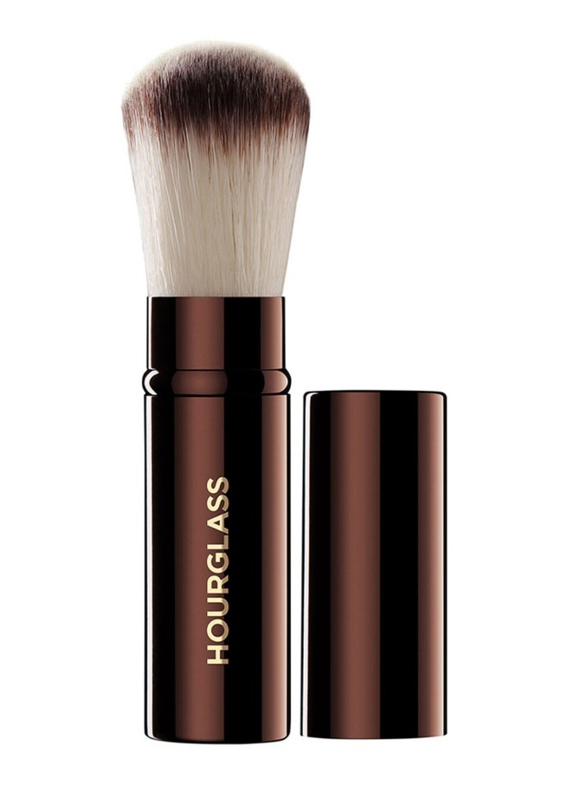 Retractable Foundation Brush uitschuifbare foundationkwast Hourglass We Are Eves honest
